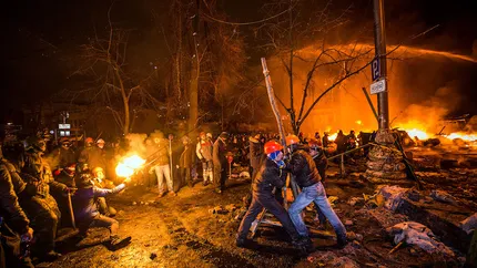 Focuri de arma cu munitie de razboi la Kiev. Parlamentul si Guvernul, evacuate