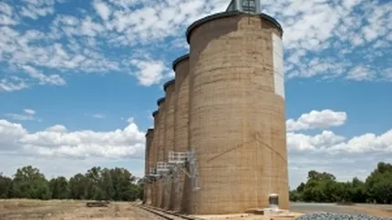 Holcim si Lafarge ar putea vinde pentru fuziune active cu profituri de un miliard de dolari