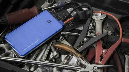 Gadgetul care incarca telefonul si porneste masina