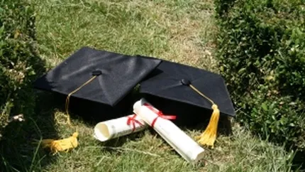 Scoala din Romania unde esti platit sa inveti si care-ti asigura un job la o companie straina dupa absolvire