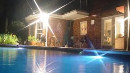 Cat mai costa o vila cu piscina in apropierea marilor orase