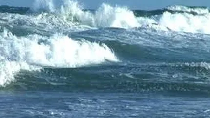 Vremea rea a alungat turistii de pe plaje. Aglomeratie pe A2