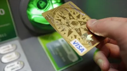 Nevoia de control financiar ar putea muta banii de la saltea pe cardurile prepaid