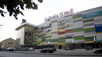 Incendiu la mall-ul Galleria din Arad