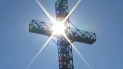 Cea mai inalta cruce din lume amplasata pe un varf montan (Video)