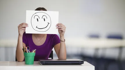 Gadgetul care iti monitorizeaza fericirea si o raporteaza sefului tau