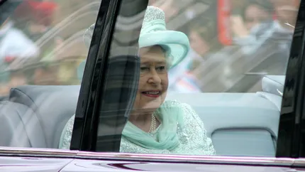 Somer in UK? Regina isi cauta sofer. Vezi ce salariu ofera