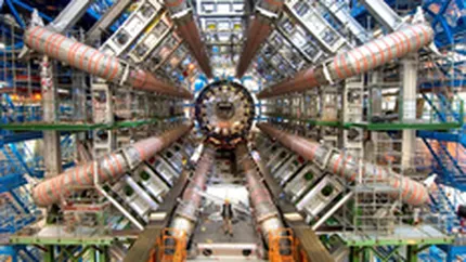 Cercetatori romani la CERN. Expertii au repornit acceleratorul de particule