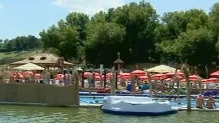 Unic în România: piscina plutitoare