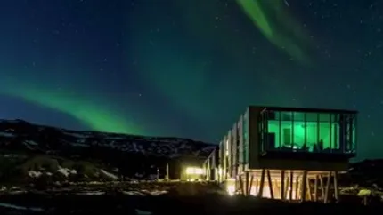 Destinatie de lux pentru aventurieri: Hotelul unde se vede cel mai bine Aurora Boreala