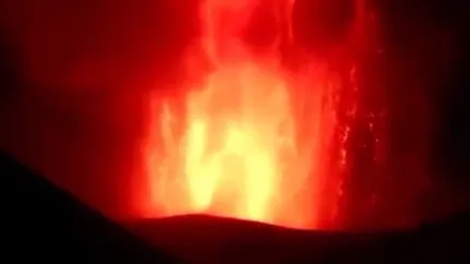 Erupție violentă a vulcanului Etna. Un aeroport din apropiere a fost închis (Video)