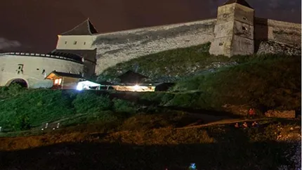 Premieră: turiștii pot rezerva un loc la Cetatea Râșnov, prin Airbnb