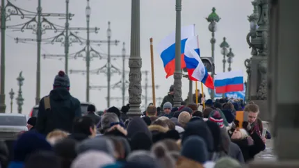 Cozi imense la granițele Rusiei! Oamenii se înghesuie să fugă din Rusia pentru a nu fi mobilizați VIDEO