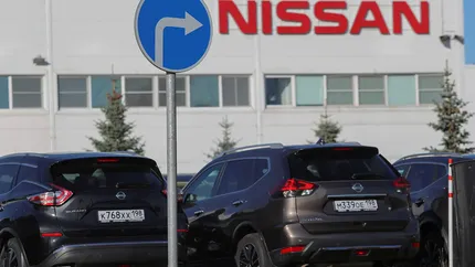 Nissan îşi vinde operaţiunile din Rusia pentru un euro şi pierde 687 de milioane de dolari. Clauza care ar putea salva producătorul japonez de dezastru