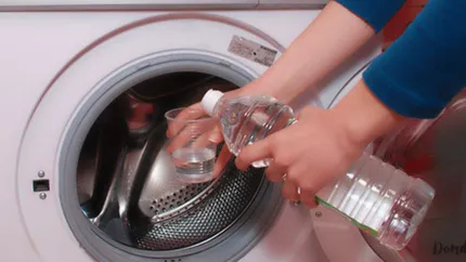 Cum să economiseşti 10% din banii pe detergent şi balsam. Trucuri utile pentru maşina de spălat