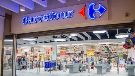 Cum a decis Carrefour să facă de rușine furnizorii care nu reduc prețurile. Ce mesaje au lipit pe unele produse de la raft