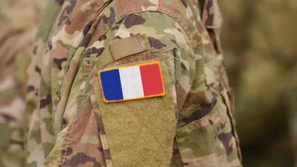 Un militar francez a fost găsit mort într-un hotel din București. Există suspiciuni de omor
