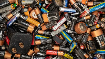 UE va obliga producătorii să facă toate bateriile mai ecologice. Telefoanele mobile vor trebui proiectate astfel încât bateria să poată fi scoasă şi înlocuită cu uşurinţă
