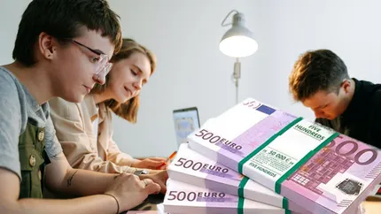 Finanțare de 70.000 de euro pentru tineri, începând cu 2023. Cine poate primi banii de la Guvern