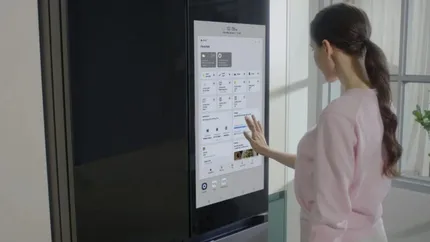 Cel mai nou frigider Samsung are un ecran de 32 de inci pe care te poți uita pe TikTok și cumpăra produse alimenatre