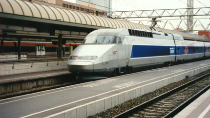 Franța investește în transportul feroviar. Scopul este reducerea emisiilor de carbon. Proiectul se ridică la 100 de miliarde de euro