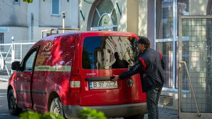 Poșta Română scoate la licitație sute de mașini! Câți bani trebuie să scoți din buzunar pentru un autoturism