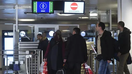 Românii, umiliţi încă o dată de Austria după scandalul Schengen. Scene incredibile pe aeroportul din Viena