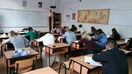 SONDAJ: Peste jumătate dintre elevii din România se gândesc să plece din țară. Motivele principale sunt educația și toleranța scăzută față de colegii cu probleme de sănătate mintală