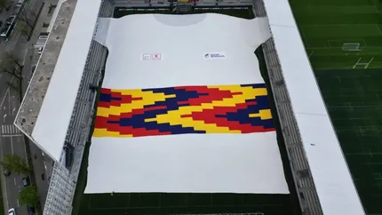 România obține un nou record mondial: cel mai mare tricou din lume! Din ce este realizat „tricoul de uriaș”, care are dimensiunile unui stadion de rugby