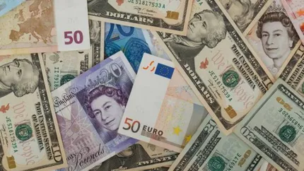 Lira sterlină, cea mai performantă monedă în 2023, între valutele ţărilor G10