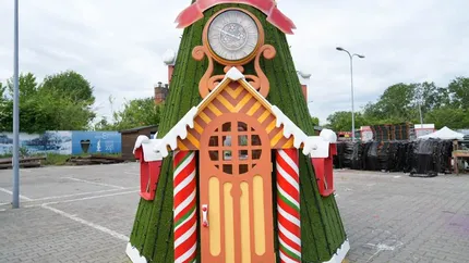 Vin sărbătorile, vin! Orașul din România care se pregătește de pe acum de atmosfera de Crăciun „Avem deja căsuța lui Moș Crăciun. E funcțională și urmează să i se atașeze instalațiile”