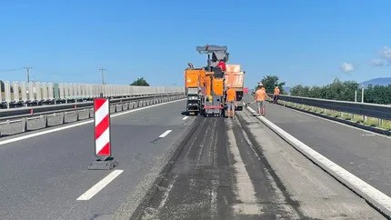 Autostrada Sebeș-Turda se dezintegrează! Când se va redeschide tronsonul „rupt și fisurat”. „Nu este normal ca un constructor să livreze o lucrare cu asemenea probleme”
