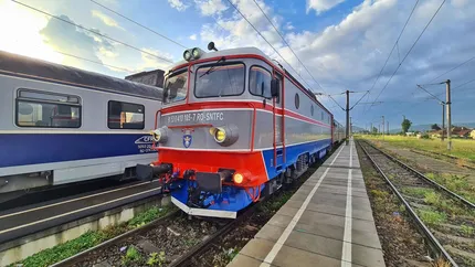 Întârzieri în circulația trenurilor de pe linia Timișoara-București. CFR asigură transportul călătorilor cu microbuze