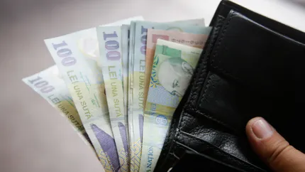 Românii renunță masiv la banii cash! Doar 17% din bani merg la saltea „Se menţin decalaje importante faţă de statele din zona euro”