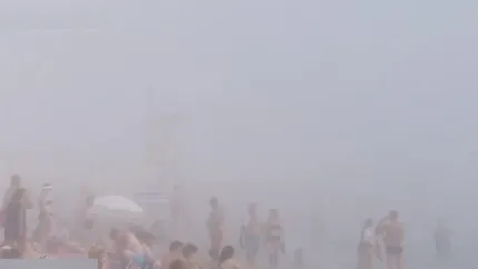 Avertizări ANM! Turiștii vor avea parte de un fenomen meteo ciudat pe litoralul românesc. Un val de ceață densă a închis două porturi