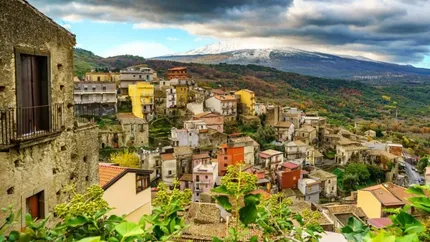 O localitate din Italia oferă bani oricui decide să se mute acolo. Care este suma dăruită viitorilor locuitori