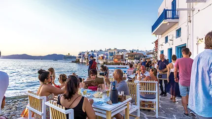 Vacanțele în Grecia, mai scumpe începând cu 2024. Ce taxe vor plăti românii care pleacă în destinația lor preferată
