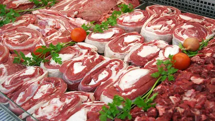 Carnea de porc, mai scumpă chiar înainte de Crăciun. Prețurile din măcelării au crescut cu 3 lei
