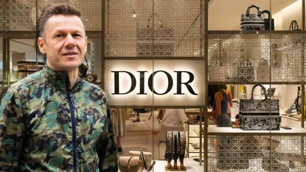 Un român a colaborat cu Dior! Acesta a creat o poșetă pe care este inscripționat un proverb românesc!
