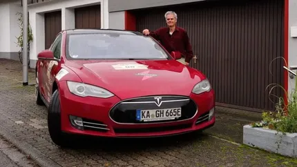 VIDEO Cum arată o Tesla după 1,9 milioane de kilometri parcurşi. Proprietarul nici nu se gândeşte să renunţe la maşina sa