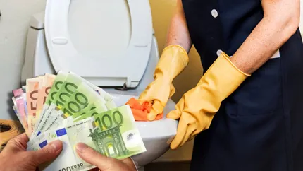 Ce salariu i s-a oferit unei tinere care a aplicat pentru a spăla toalete la un supermarket: „Pentru 14 ore pe zi?”