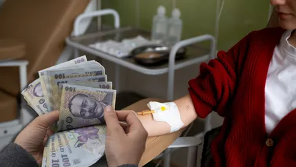 Noi beneficii pentru românii donatori de sânge. Legea a fost promulgată de preşedintele Klaus Iohannis