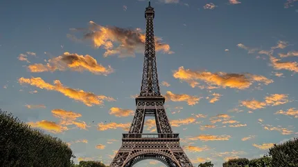 Vești proaste pentru turiști. Biletele pentru urcarea în Turnul Eiffel se scumpesc cu 20%, din 17 iunie. Cât trebuie să scoată din buzunar pasionații de călătorii