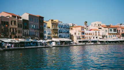 Cel mai frumos oraș din Creta și cele mai spectaculoase plaje. Mulți români merg acolo an de an