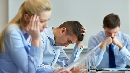 Peste 300.000 de angajați se revoltă împotriva șefilor. Decizia care i-a înfuriat la culme