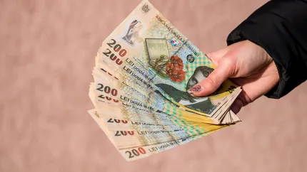 Românii care pot primi bani de la stat în 2024. Ce condiție trebuie să îndeplinească