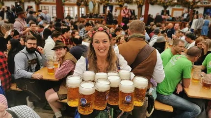 Cea mai scumpă bere din istoria Oktoberfest. Cât va costa o halbă la cel mai mare festival al berii din lume
