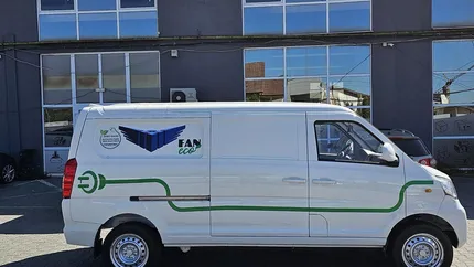 Cenntro România anunță livrarea primului vehicul electric utilitar LOGISTAR 200 VAN catre francizorul Fan Curier Bistrița