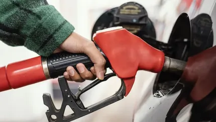 Combustibilul, una dintre grijile românilor. Guvernul României propune creșterea subvenției la acciza pentru motorină