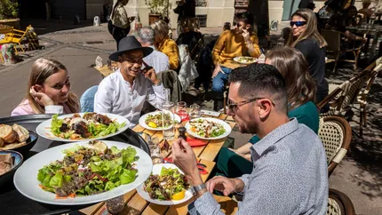 Cea mai atractivă piață pentru români. Cum au ajuns cumpărătorii să „se bată” pe oferte